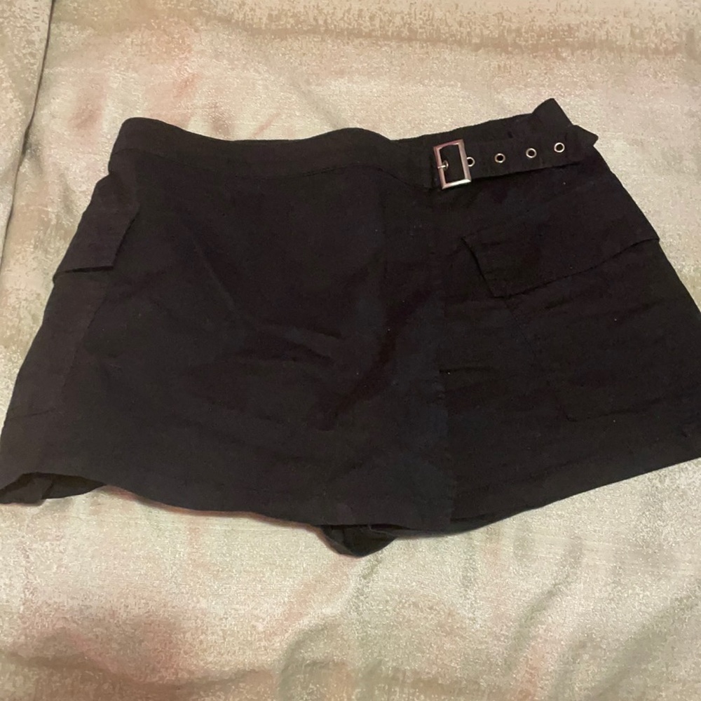Garage skort